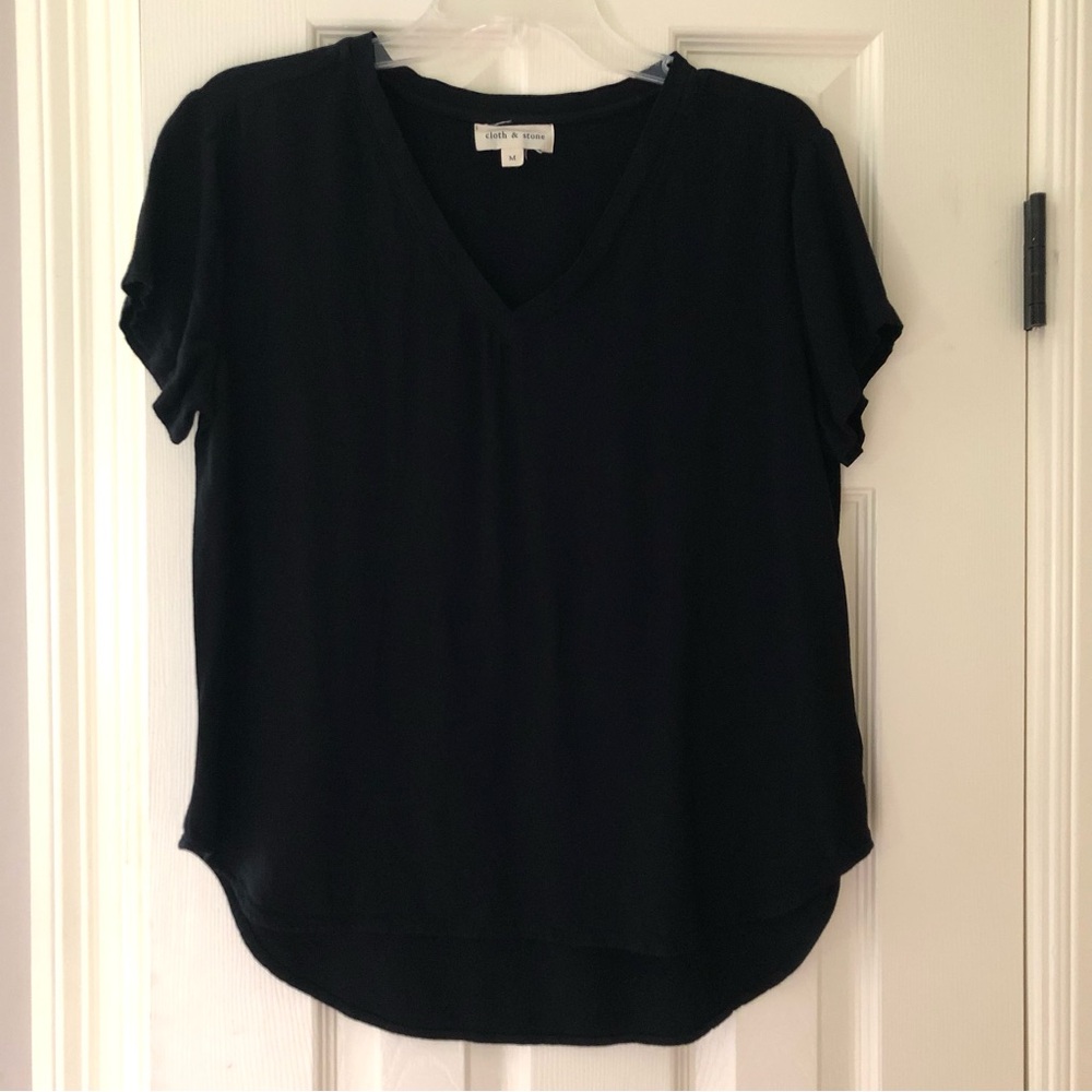 CLOTH & STONE Black V-Neck Short Sleeve Top • M
